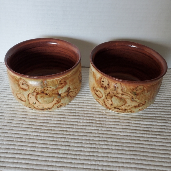 2 Handmade Pottered Bowls Vintage Pottery Brown Beige Signed 16oz - Picture 5 of 9